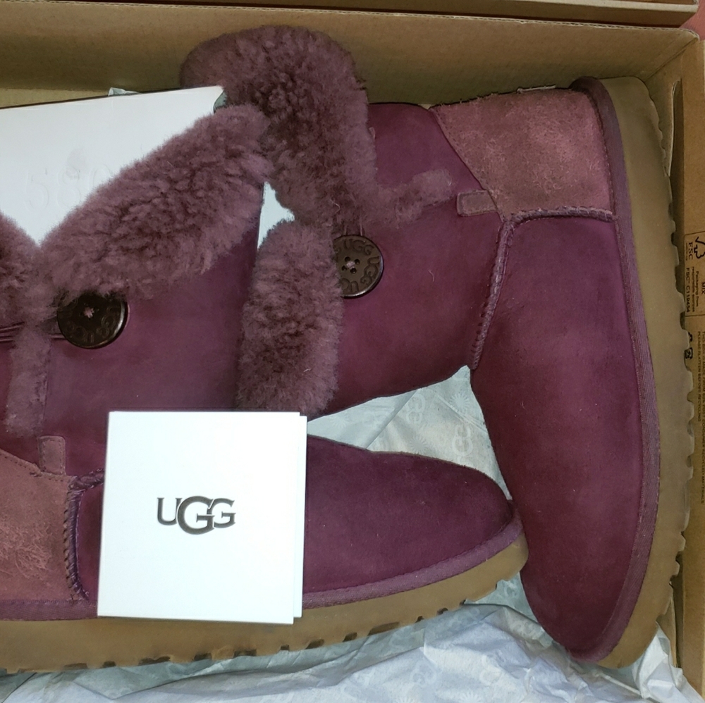 UGG Boot Size 8